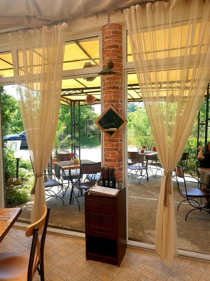 Hotel Feniks Lozenec Exteriér fotografie