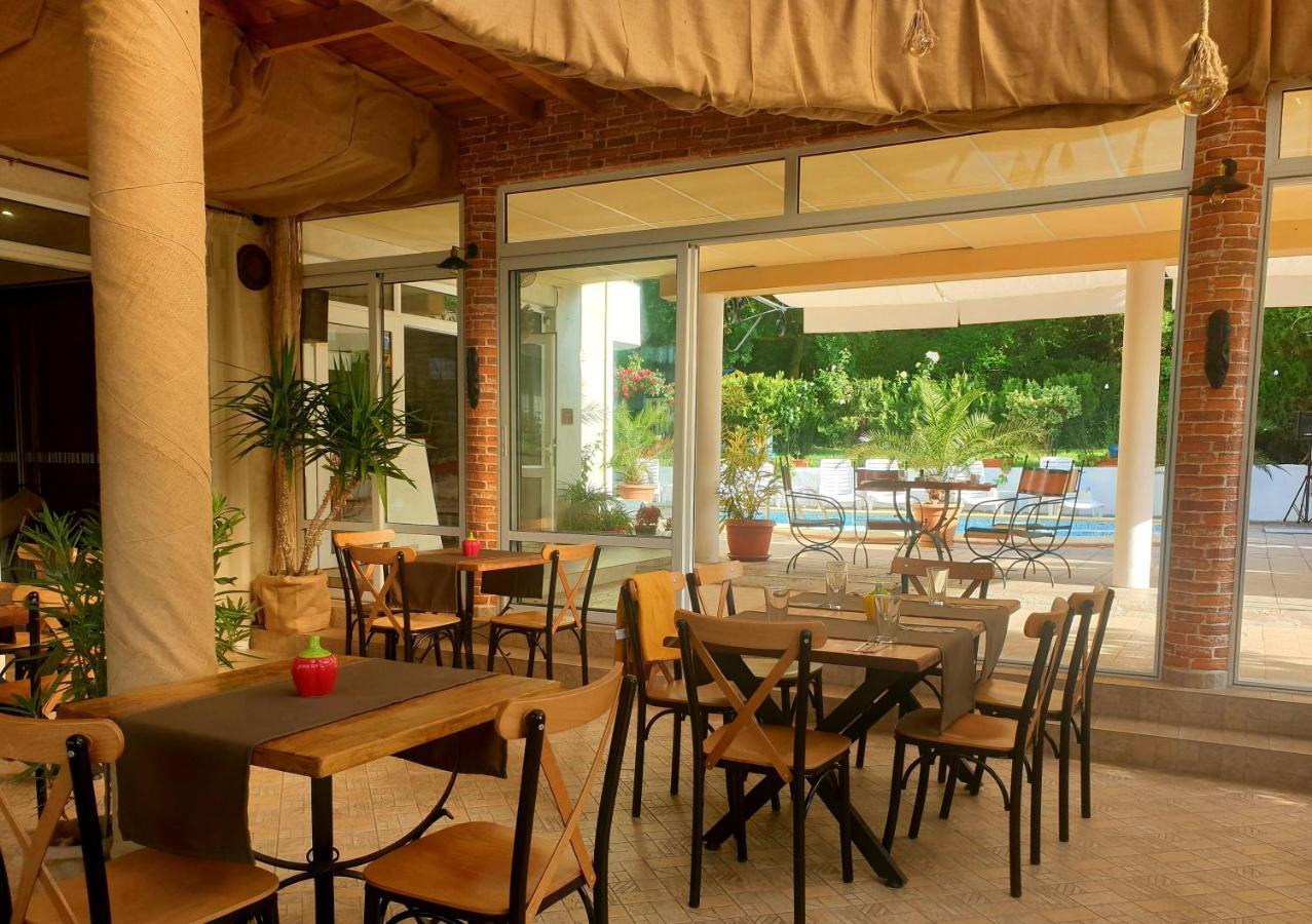 Hotel Feniks Lozenec Exteriér fotografie