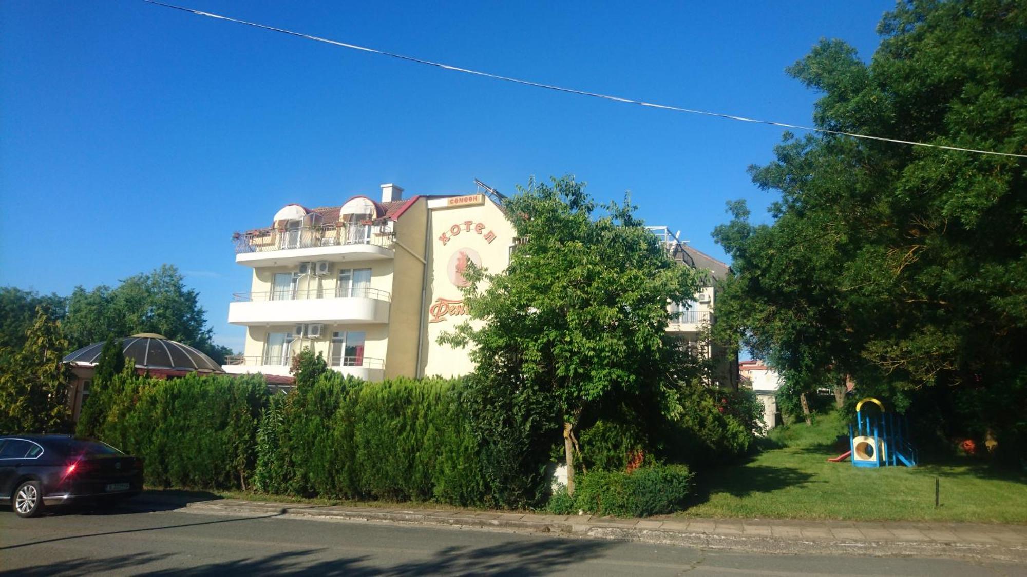 Hotel Feniks Lozenec Exteriér fotografie